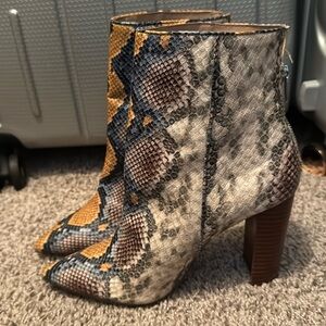 Steve Madden snake skin boots worn 1x with a matching bag as well Steve Madden